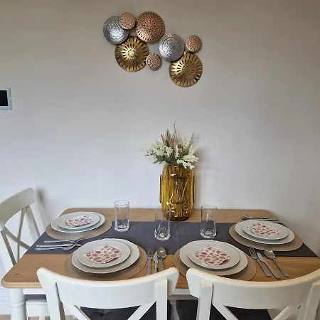 2 Bedroom Lux Apartment In Hendon- New Build Эджвар Экстерьер фото