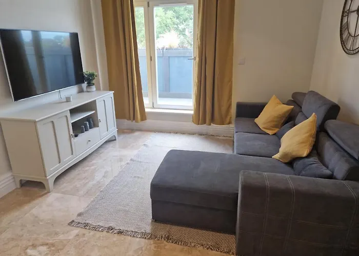 2 Bedroom Lux Apartment In Hendon- New Build