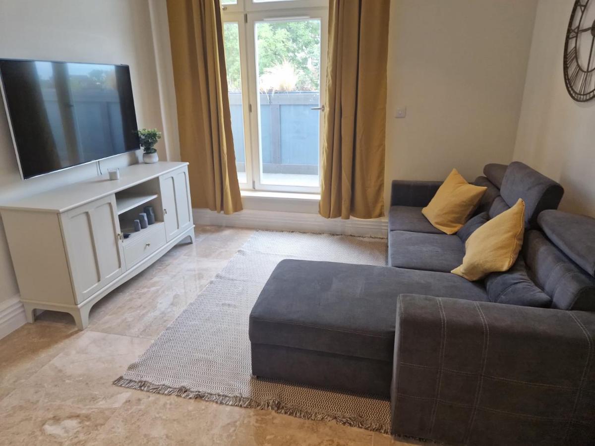 2 Bedroom Lux In Hendon- New Build